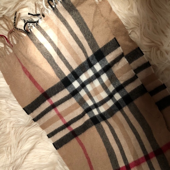 Plaid Print Lord&Taylor Cashmere scarf - Picture 3 of 3